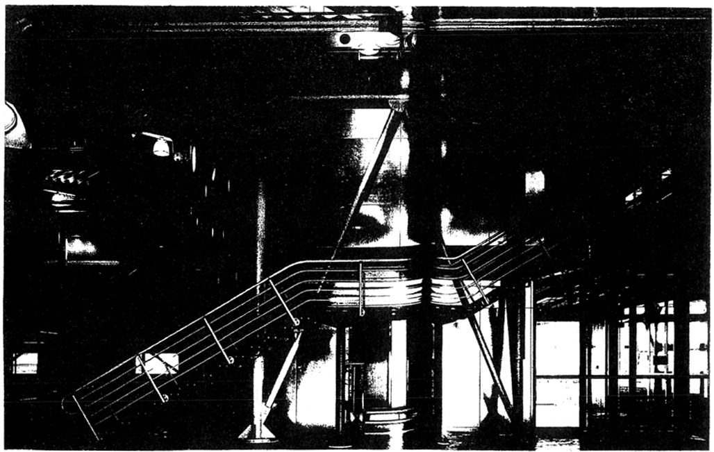 Рис.68. Служебная стальная двухмаршевая лестница в промышленном здании