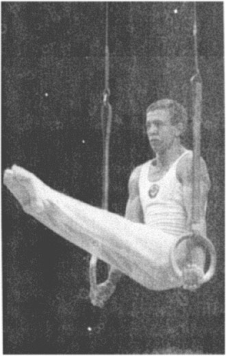 Н. Андрианов - один из лучших гимнастов последних лет. Абсолютный чемпион 1976 и 1980 гг. Многократный победитель в отдельных видах гимнастического многоборья на международных соревнованиях 1972 - 1980 гг.