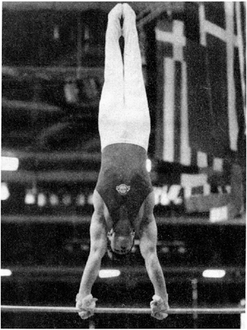 Гимнаст А. Немов (РФ) завоевал 4 золотые медали на Олимпийских играх 1996 и 2000 гг.